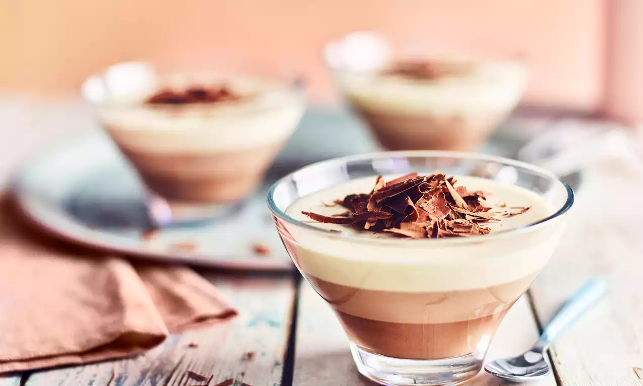 Kremasti slojeviti čokoladni desert